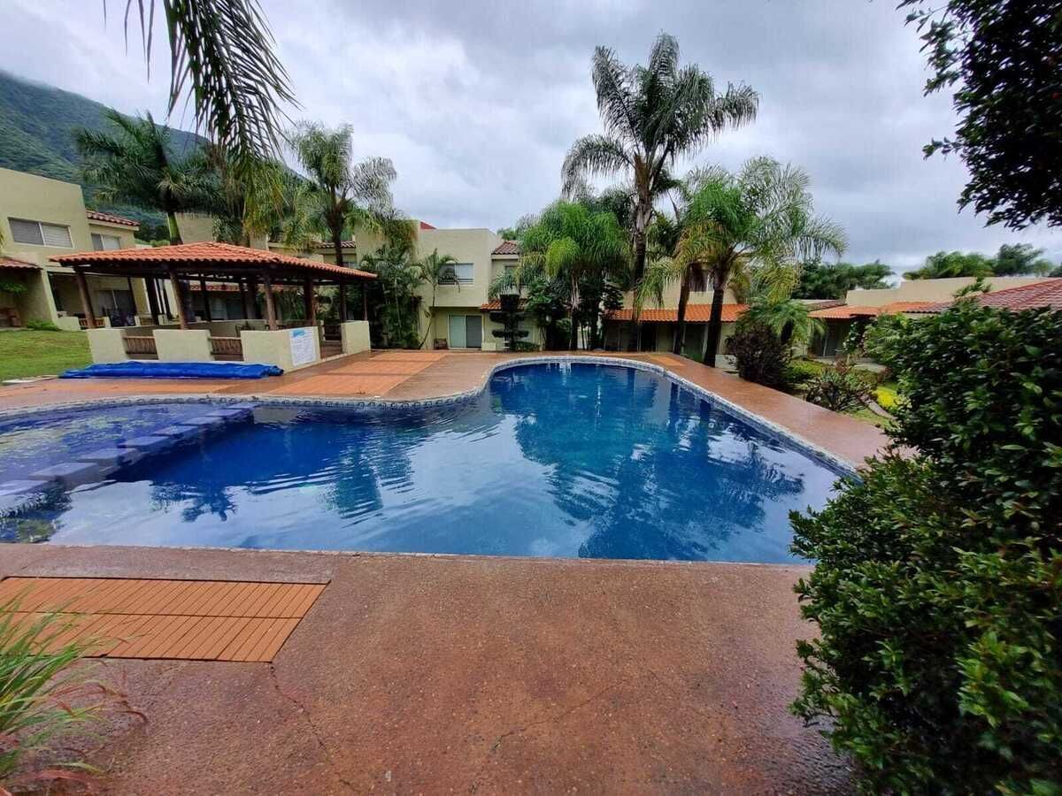 Alberca en coto sierralake ideal para disfrutar en familia en Jocotepec